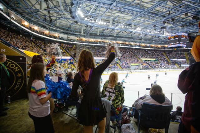 More than 6,000 ice hockey fans will land in Nottingham this weekend 