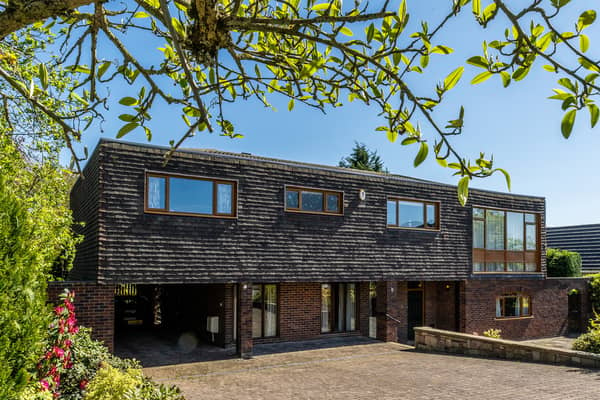 This 1970s house in Bramcote has just hit the market 