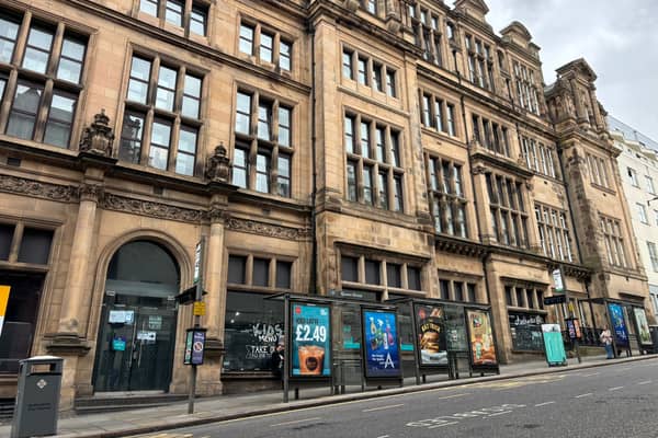The building in Queen Street