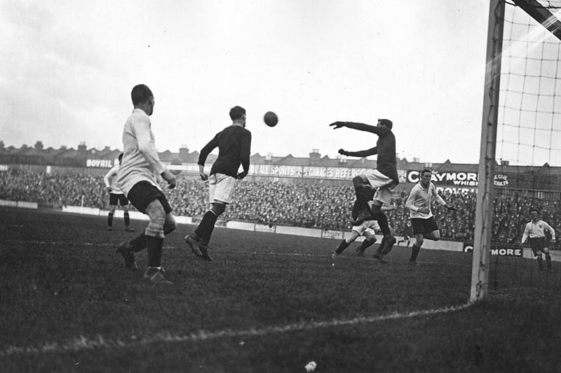 November 1923:  Tottenham Hotspur take on Nottingham Forest at Tottenham's White Hart Lane ground.